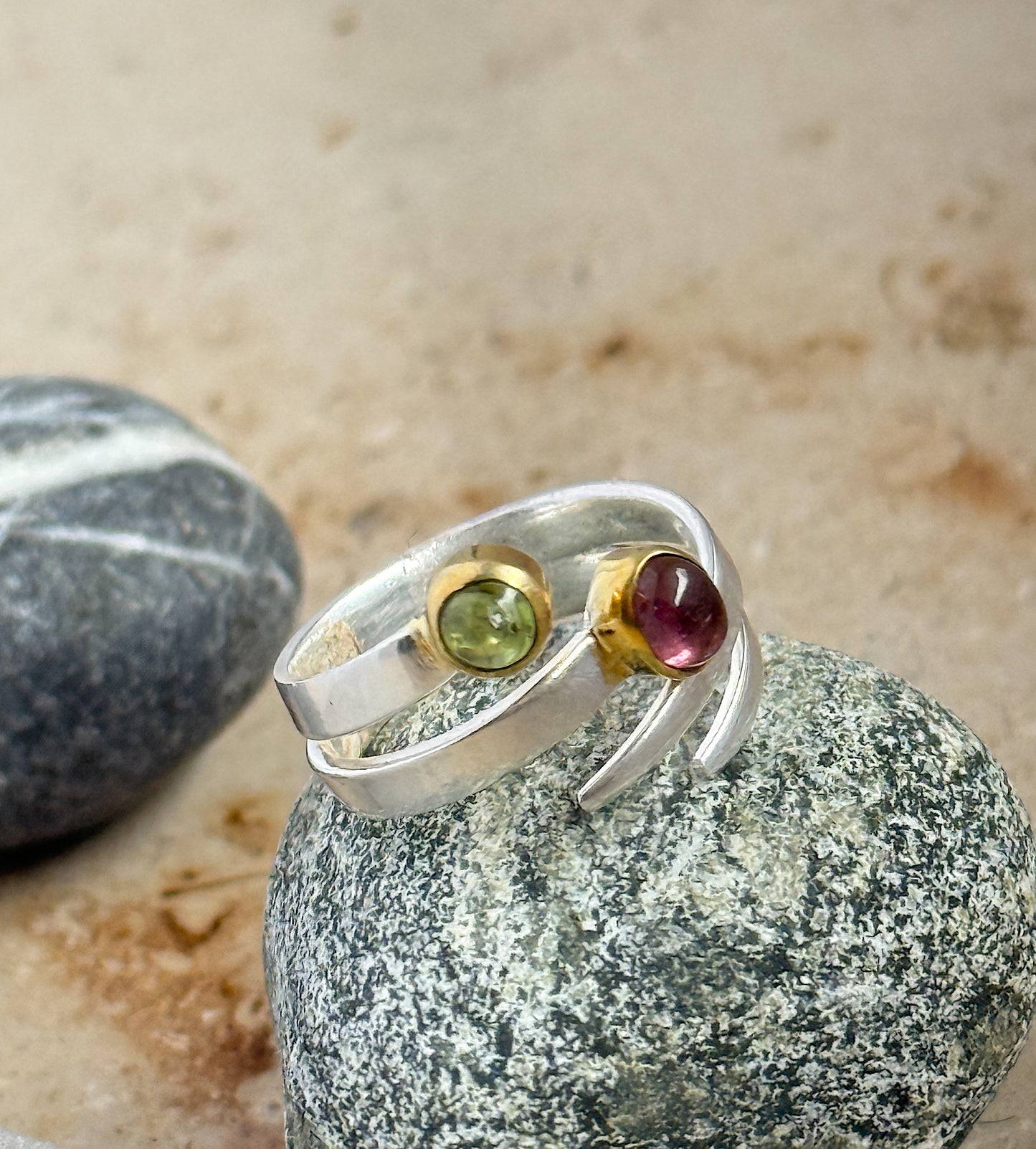 Sidabrinis žiedas su turmalinais / 15 dydis