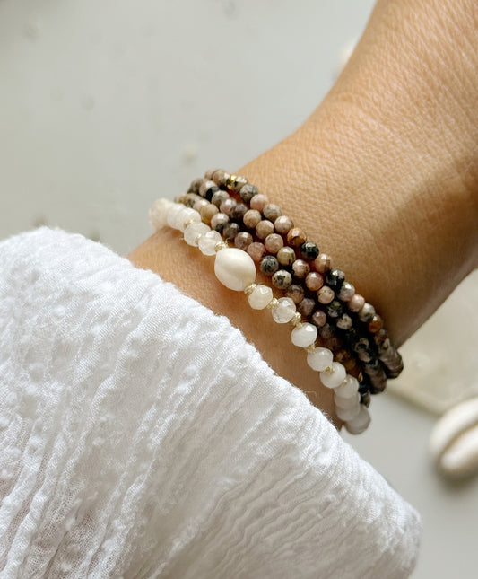 Snieginio kvarco draugystės apyrankė