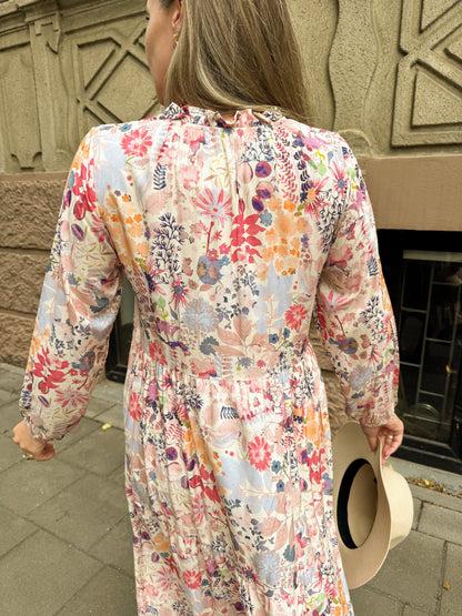 Suknelė “Meilės pieva”