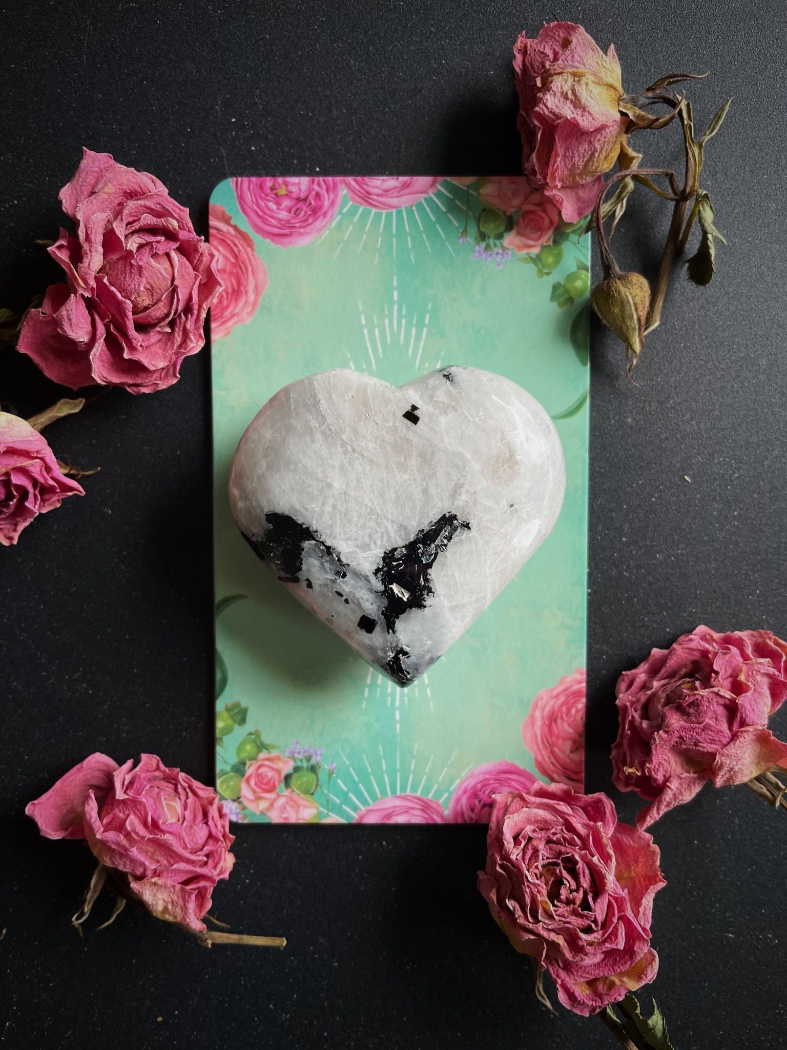 Vaivorykštinio Mėnulio akmens "Širdis”