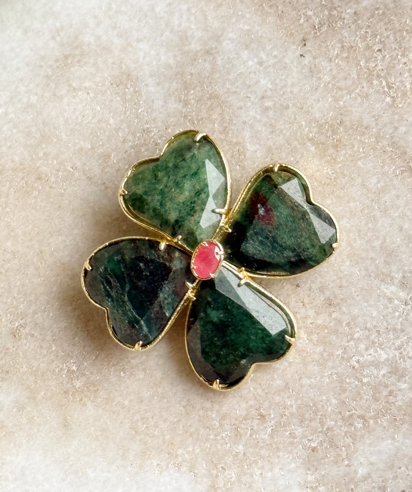 Žaliojo agato sagė "Sėkmės talismanas"