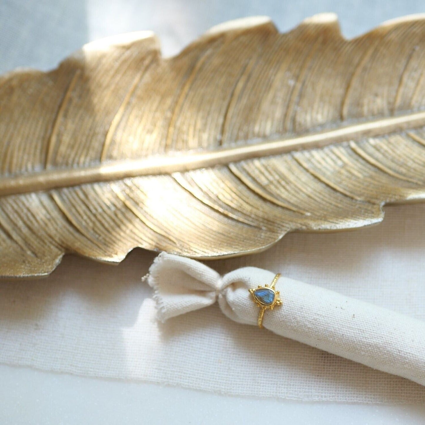 Žiedas su labradoritu "Magiškas"