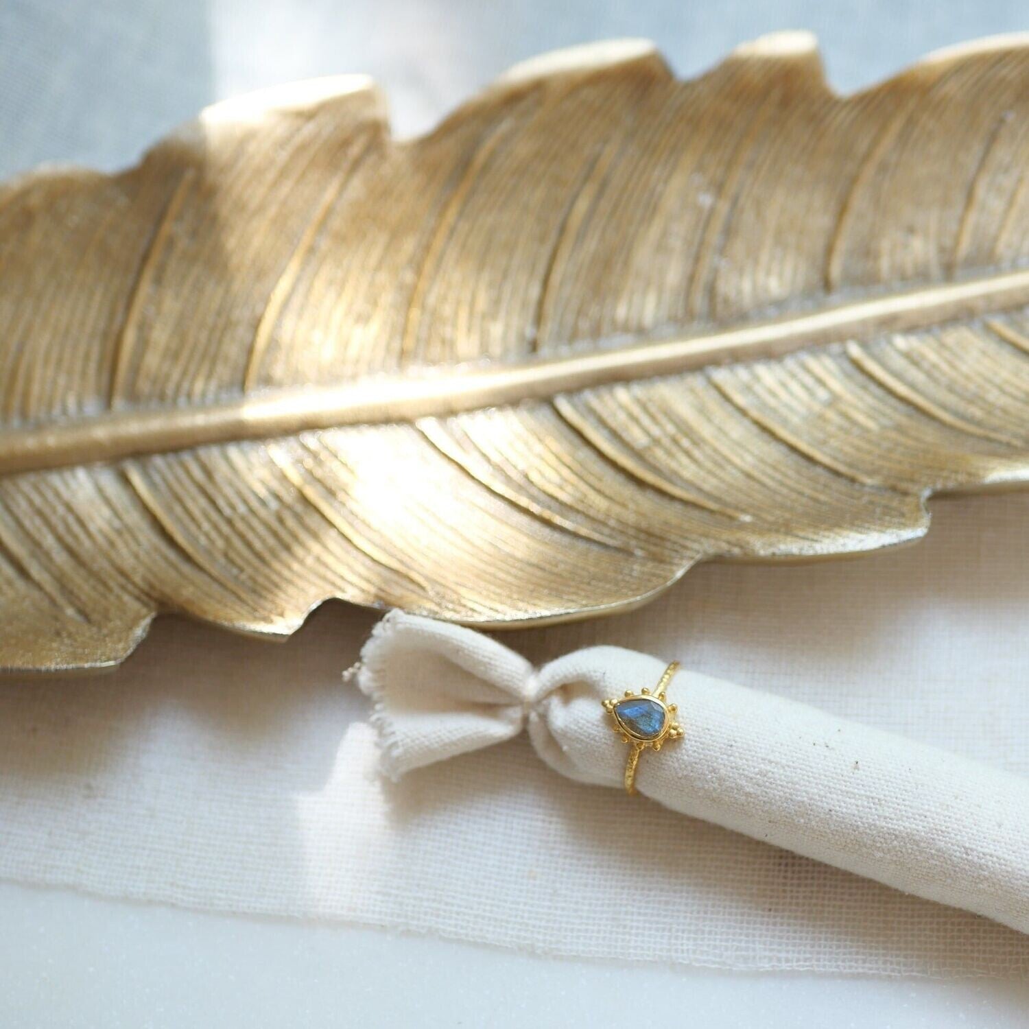 Žiedas su labradoritu "Magiškas"