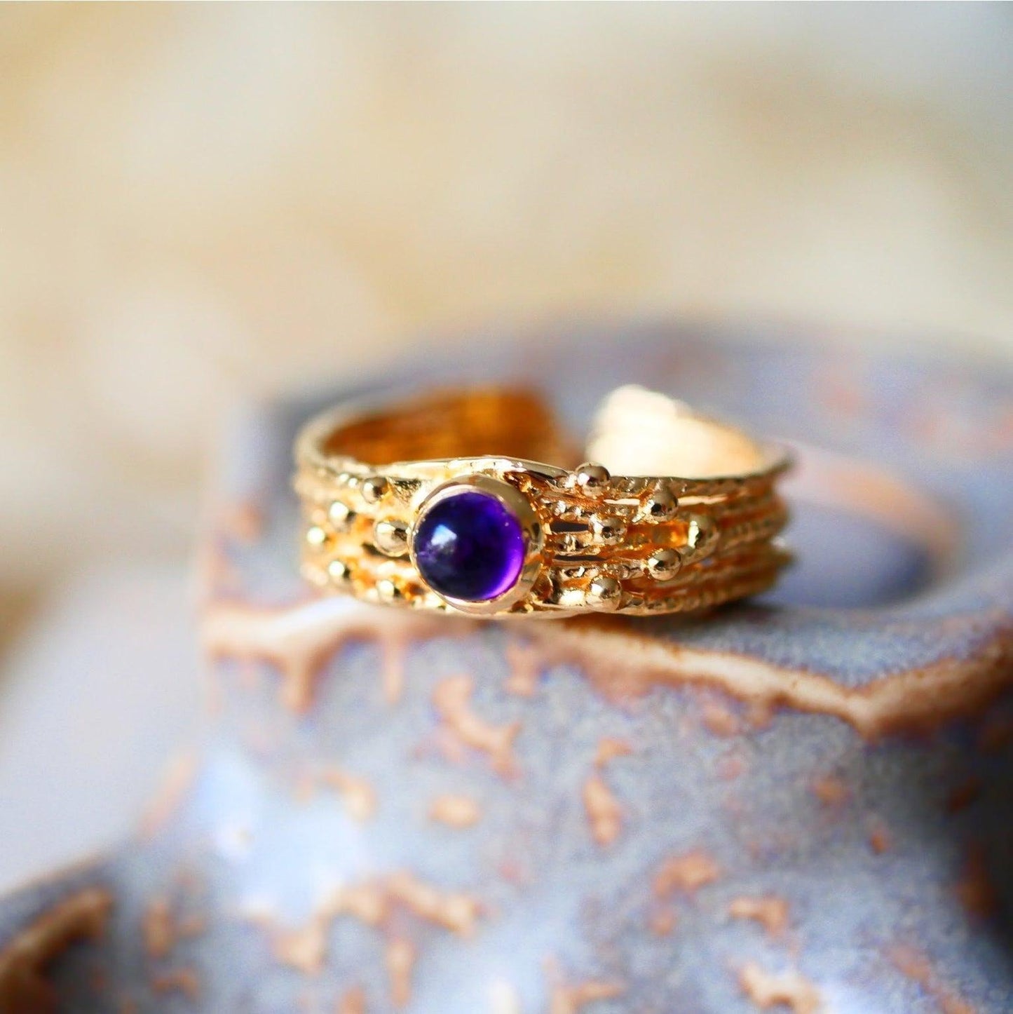 Žiedas su ametisto kristalu “Ramybė”