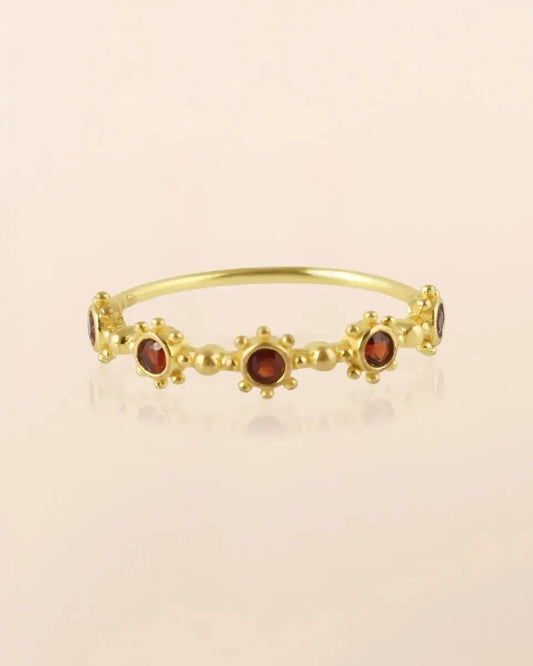 Žiedas su granatais “Aistra”