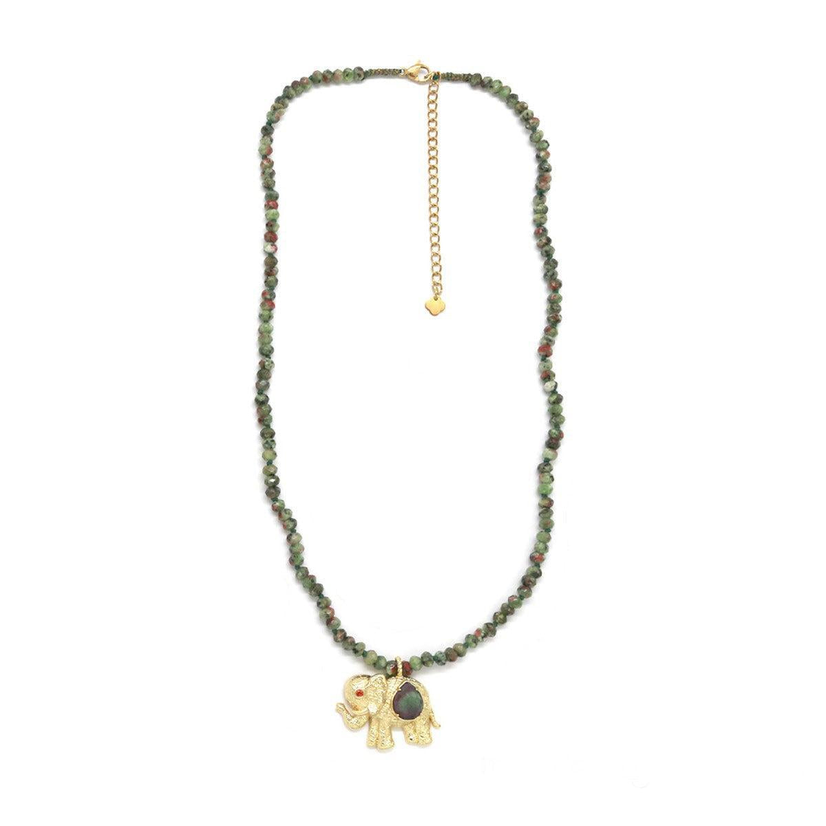 Zoisito rubino kaklo vėrinys "Laimės dramblys"